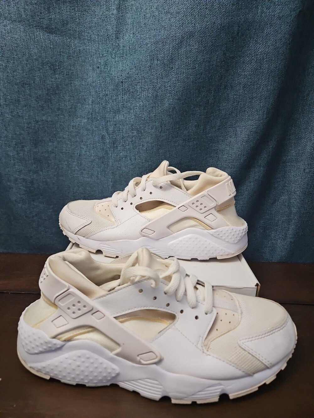 Nike Air Huarache Triple White GS 654275-110 Size 6.5Y | Women's 8 | Retro - Picture 8 of 16
